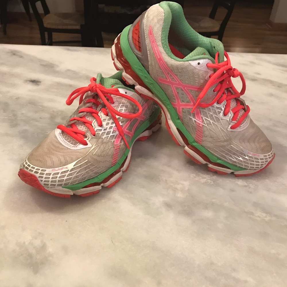 Gel Nimbus 17